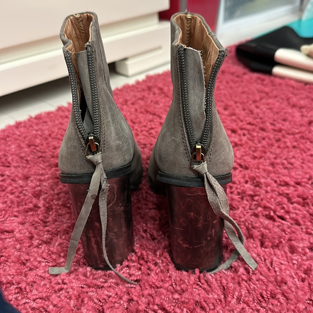 Reverb Booties - Picture 6 of 9